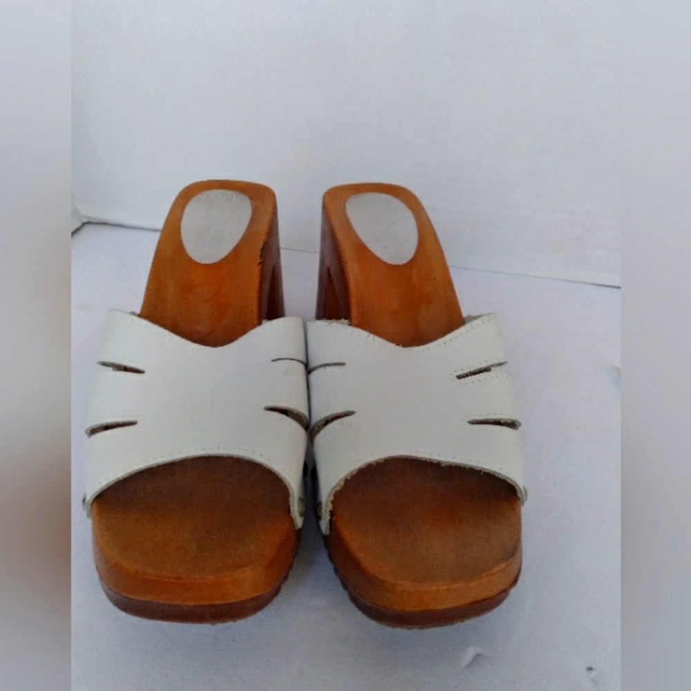 Vintage Style White Leather Wooden Clogs Cutout Design Block Heel Summer Sandals